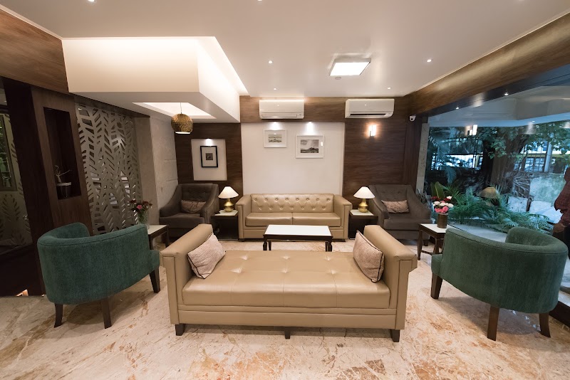 Hotel Le Grande - Mumbai International Airport - Hotel Le Grande - Mumbai International Airport Karishma Chambers, near Bombay Cambridge School, AAI Colony, J B Nagar, Andheri East, Mumbai, Maharashtra 400099, India