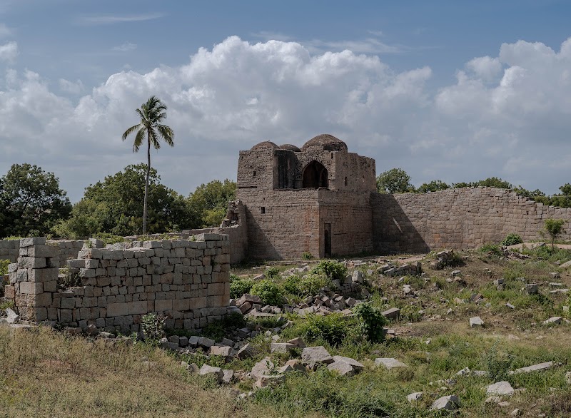 Palace of Vira Harihara - Palace of Vira Harihara, 8F98+CXQ, Kamalapura, Karnataka 583221, India
