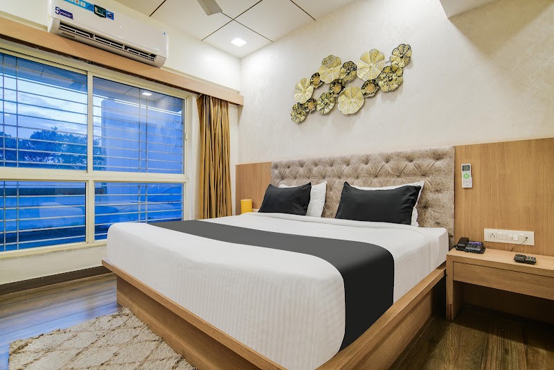 HOTEL PTC - HOTEL PTC 5th Floor, Maharani Rd, opp. Gujarati Girl's Collage, Chhoti Gwaltoli, Indore, Madhya Pradesh 452007, India
