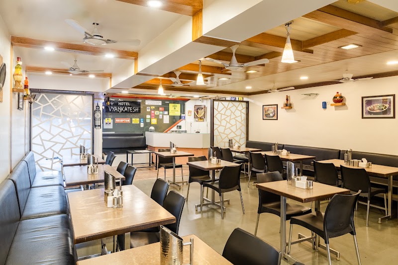 Hotel Vyankatesh & Pure Veg Restaurant - Hotel Vyankatesh & Pure Veg Restaurant 141, Main Road, near Police Station, Mahabaleshwar, Maharashtra 412806, India