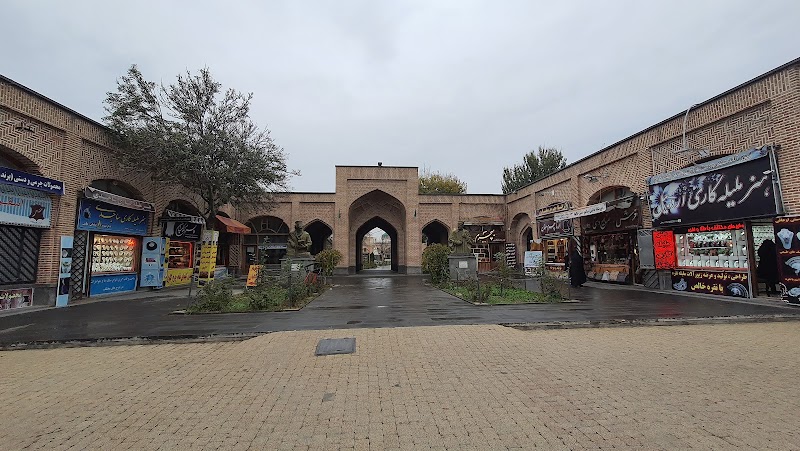 مجسمه شاه اسماعیل صفوی - مجسمه شاه اسماعیل صفوی, Ardabil, Ardabil Province, Ardabil, Sheikh safi al-din ardabili, پیاده راه شیخ صفی الدین اردبیلی (Sheykh safialdin Ardabili Plazza, 67XR+F3P, Iran