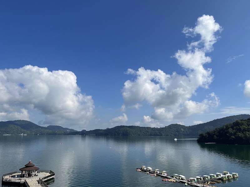 Ita Thao Pier Plaza