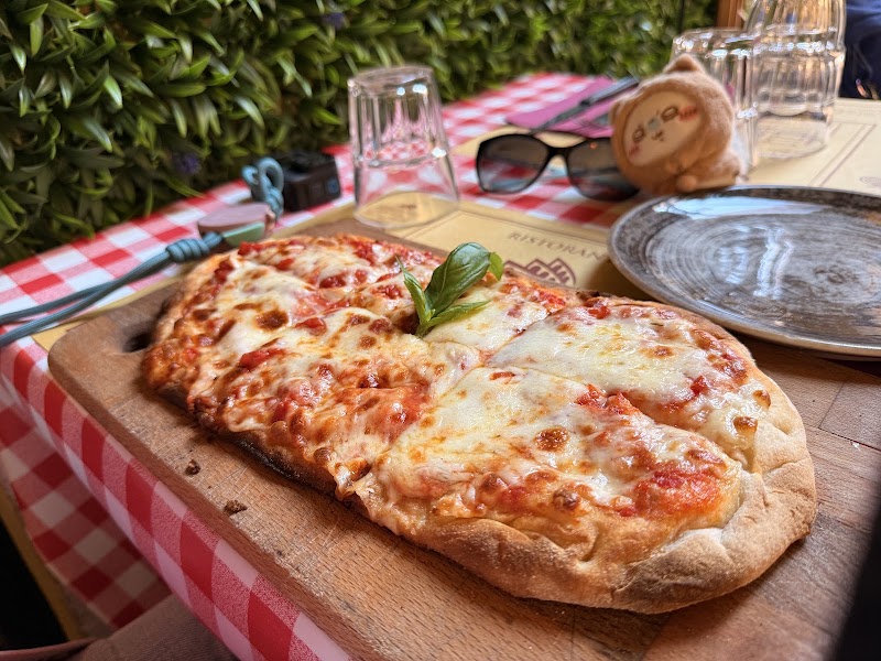 La Nuova Piazzetta - La Nuova Piazzetta Vicolo del Buon Consiglio, 23/a, 00184 Roma RM, Italy
