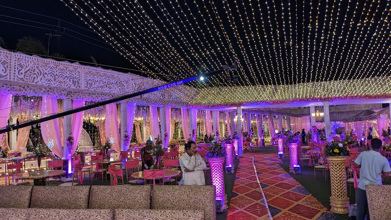 Vatika Premier Hotel - Vatika Premier Hotel Bailey Rd, opposite Indian Oil Petrol Pump Rupaspur Thana, Kaliket Nagar, Patna, Bihar 801503, India