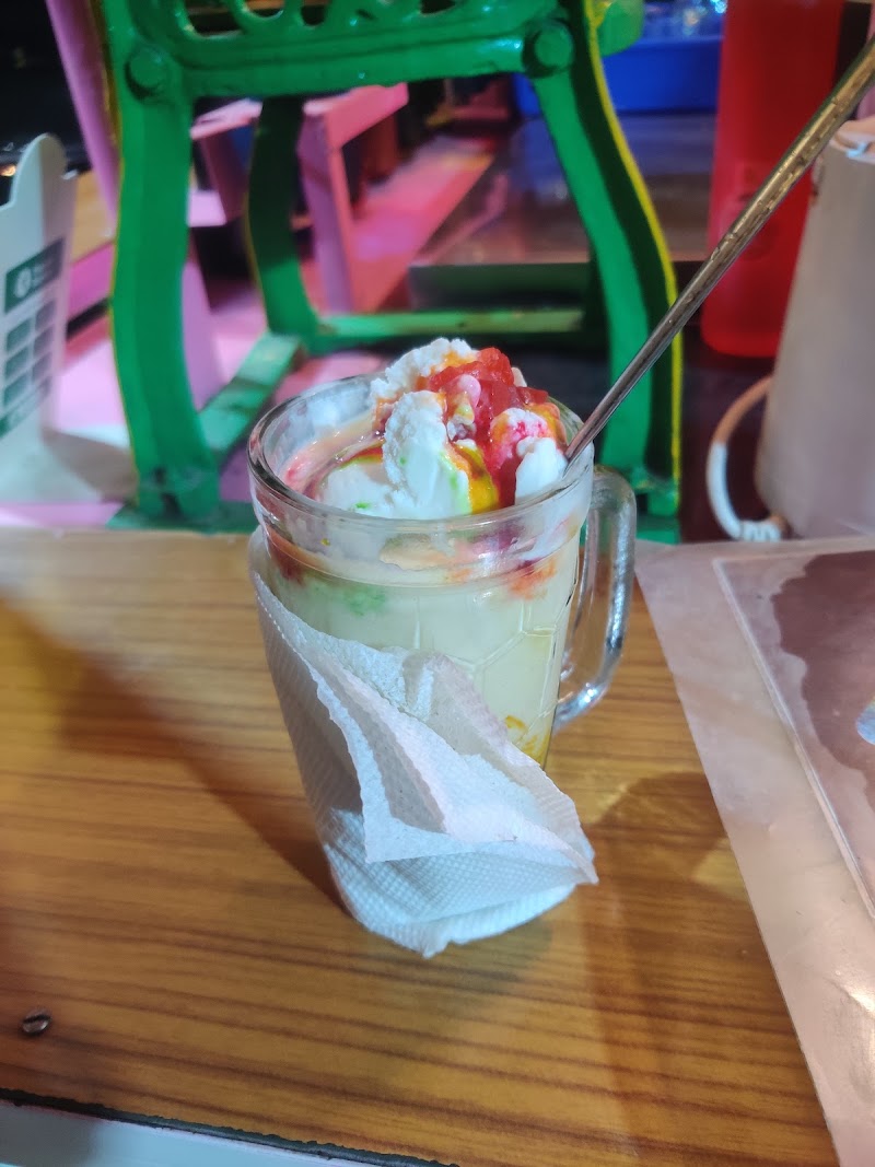 Shree Shyam Falooda and Cafe - Shree Shyam Falooda and Cafe op. A, one school, University Rd, Luhar Colony, Ayad, Kharakua, Udaipur, Rajasthan 313001, India