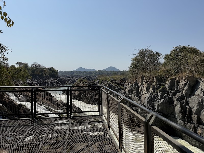 Songphamit Waterfall Ticket Office - Songphamit Waterfall Ticket Office, XW38+FQ, Khon Tai, Laos