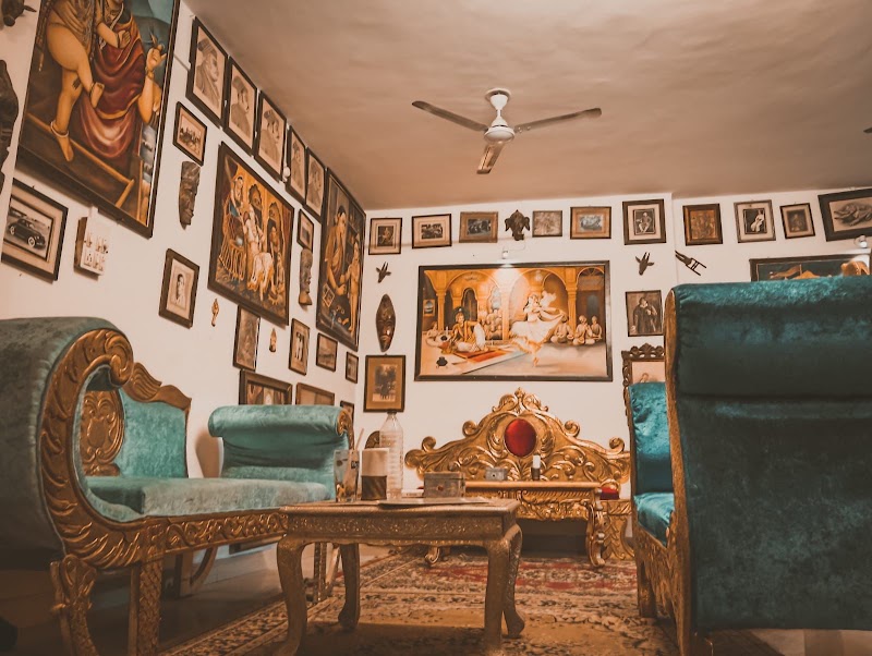 Singhasan - The Antique Cafe (Pichola Lake View) Udaipur - Singhasan - The Antique Cafe (Pichola Lake View) Udaipur Hauman Ghat, Ambrai Road Cheerwa Pichola, Outside Chandpole, Ambamata, Udaipur, Rajasthan 313004, India