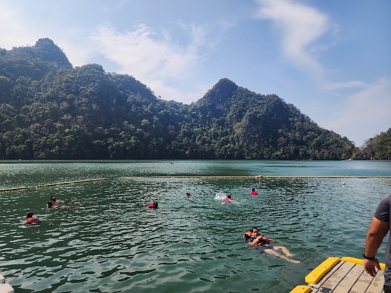 Mega Water Sports Sdn Bhd - (906786-U) - Mega Water Sports Sdn Bhd - (906786-U), Pantai Cenang, Jalan Pantai Cenang, 07000 Langkawi, Kedah, Malaysia