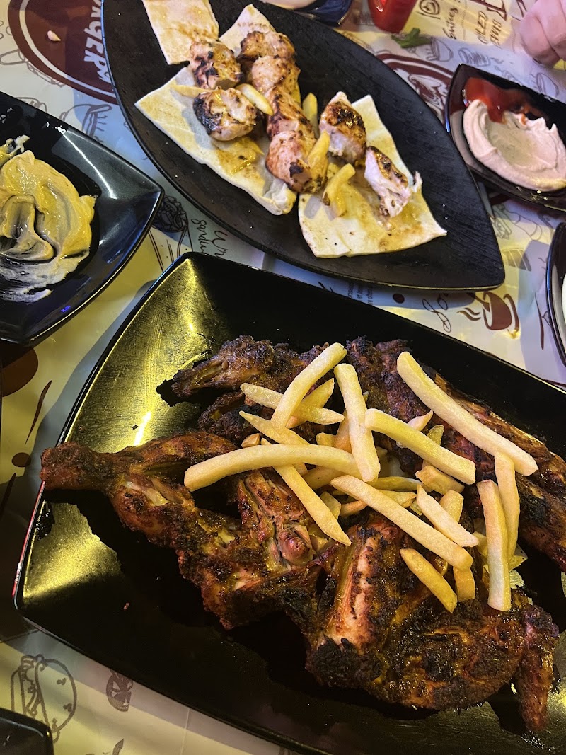 Good burger cafetera and restaurant musafah 10 - Good burger cafetera and restaurant musafah 10 sanaya - 10 Building - 53 شارع ١٠ - near Al Tayeb Fresh Market - مصفح - مصفح 10 - أبو ظبي - United Arab Emirates