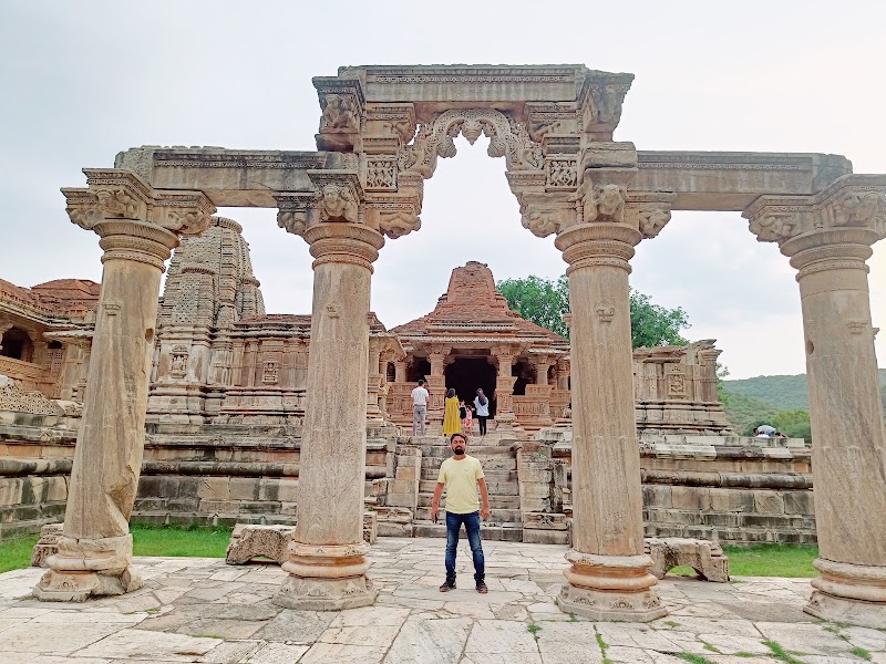 Sahastra Bāhu Temple Nagda Udaipur - Sahastra Bāhu Temple Nagda Udaipur PPP8+3GC, Rajasthan 313202, India
