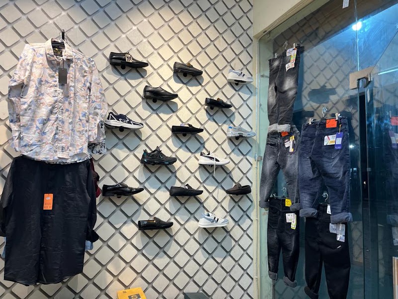 S N MENS WEAR - S N MENS WEAR, Shop NO. 20, Raj kishore Nagar, vyavasayik Parisar, Bajrang Chowk, Bilaspur, Rajkishore Nagar, Chhattisgarh 495006, India