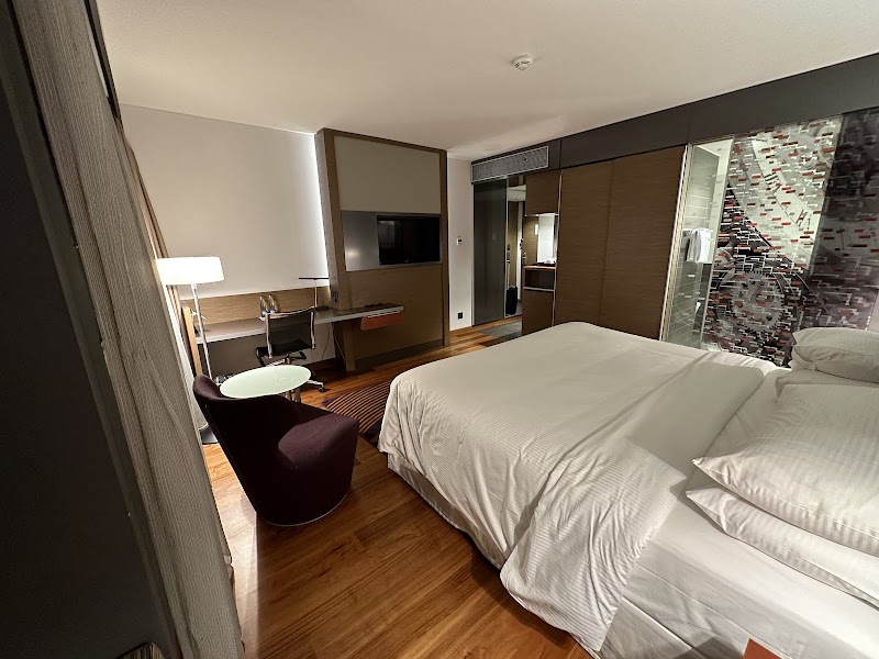 Sheraton Zurich Hotel - Sheraton Zurich Hotel Pfingstweidstrasse 100, 8005 Zürich, Switzerland