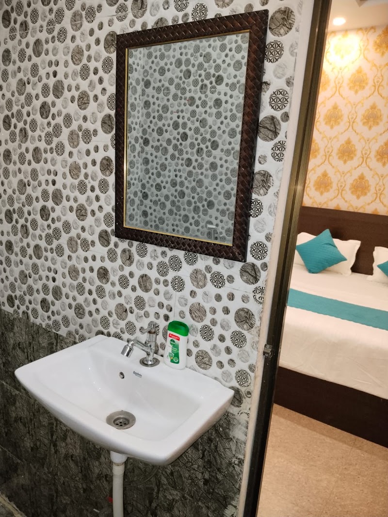 Hotel Aashirwad Palace - Hotel Aashirwad Palace, Both No 4, Plot No 1, Parikrama Marg, near Ramayna hotelAyodhya, Halkara Ka Purwa, Ayodhya, Uttar Pradesh 224123, India