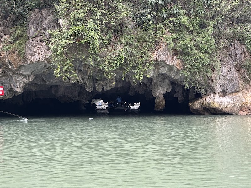 Dark Cave - Dark Cave, R32W+5V7, Cat Hai, Hai Phong, Vietnam