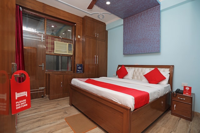Hotel O by OYO The Royal Plaza - Hotel O by OYO The Royal Plaza BH-165, C Block, Sector 71, Noida, Uttar Pradesh 201316, India