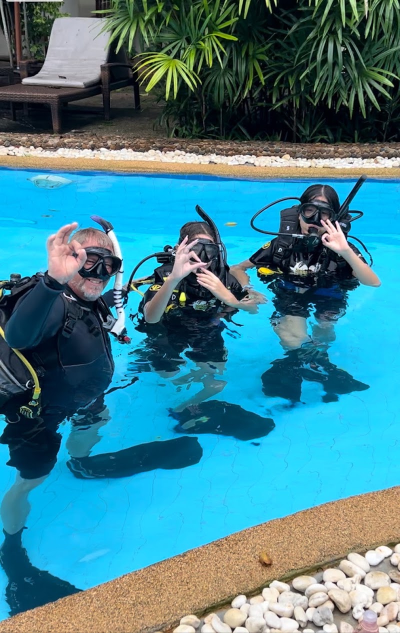Darling Divers Phuket - Darling Divers Phuket 45, T 8 Soi Jaofa 39, Tambon Chalong, Amphoe Mueang Phuket, Chang Wat Phuket 83000, Thailand
