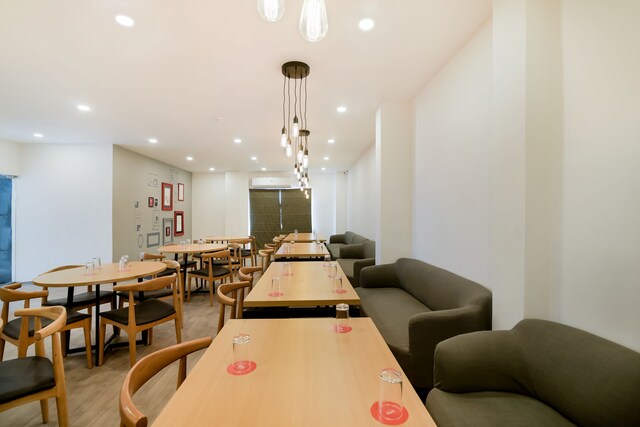 Townhouse by OYO The Awadh Airport - Townhouse by OYO The Awadh Airport 226023, G7/49 G7, 49, Amar Shaheed Path, Phase 2, Hindnagar Colony, Transport Nagar, Lucknow, Uttar Pradesh 226012, India