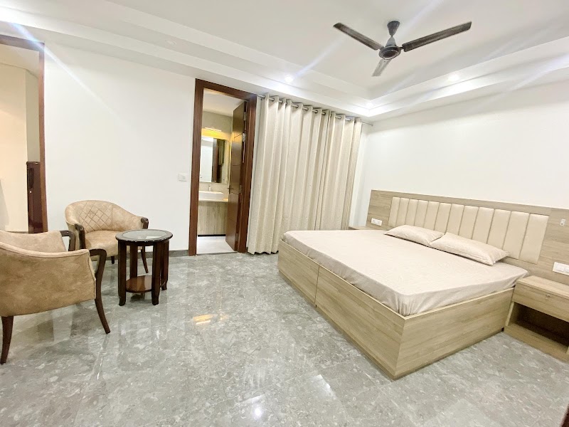 Blossom Stayz - DLF Phase 1 - Blossom Stayz - DLF Phase 1 Galli Number 36, Block H, DLF Phase 1, Sector 26, Gurugram, Haryana 122002, India