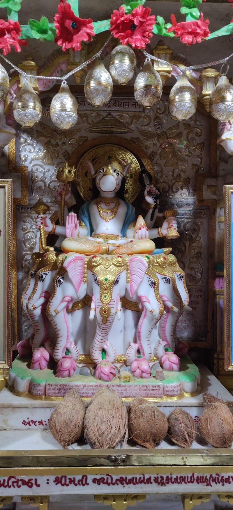 Shantinath Jain Derasar - Shantinath Jain Derasar Parshuram Building, Thakurdwar Rd, Charni Road East, Khandiwadi, Ambewadi, Girgaon, Mumbai, Maharashtra 400002, India