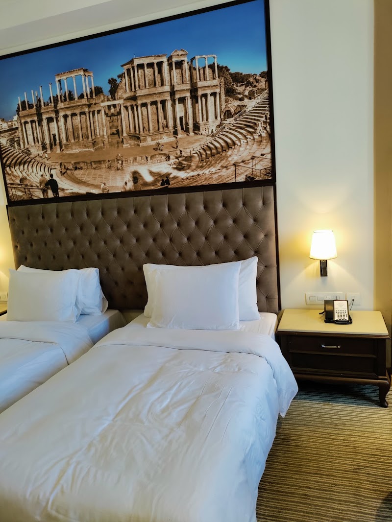 Radisson Hotel Chandigarh Zirakpur - Radisson Hotel Chandigarh Zirakpur, Patiala Road, Village Nabha, Green Enclave Road, Zirakpur, Nabha, Punjab 140603, India