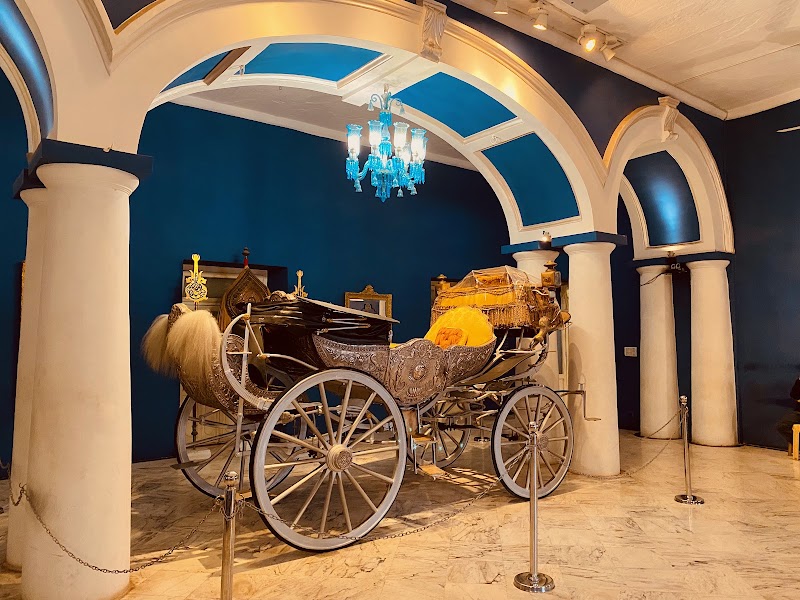 HH Maharaja Sir Jiwajirao Scindia Museum - HH Maharaja Sir Jiwajirao Scindia Museum Jai Vilas Palace, Lashkar, Gwalior, Madhya Pradesh 474009, India