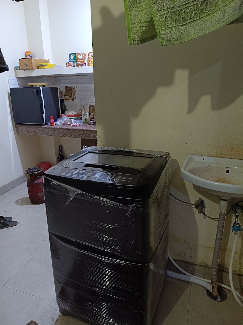 isha rooms pg:-(boys/girls) - isha rooms pg:-(boys/girls) Saiyad Ul Ajaib Village, nearby Address:, Saket, Sainik Farm, New Delhi, Delhi 110030, India