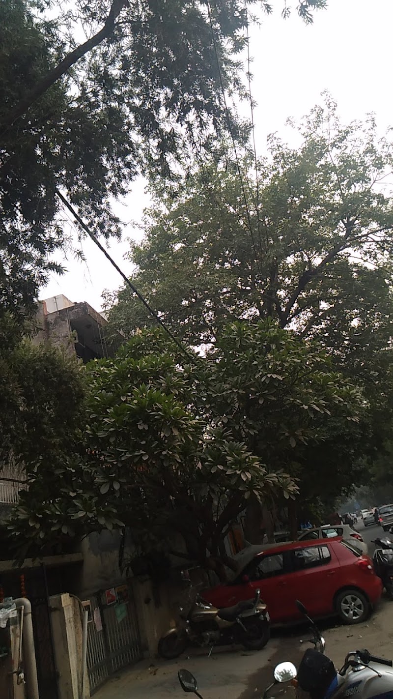 DLF Queens Court - DLF Queens Court Queens Court, Block E, Gurdwara Rd, VSNL Colony, Greater Kailash II, Greater Kailash, New Delhi, Delhi 110019, India