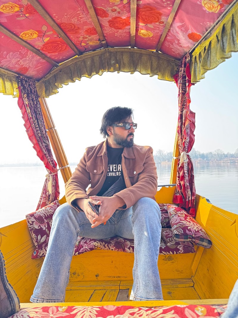 Kashmir Travelscape - Kashmir Travelscape, Shah Complex, Ompura, 191111