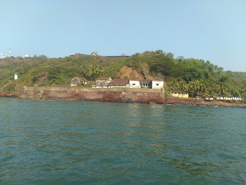 Aguada rocky Beach - Aguada rocky Beach FQVH+43H, Goa 403001, India