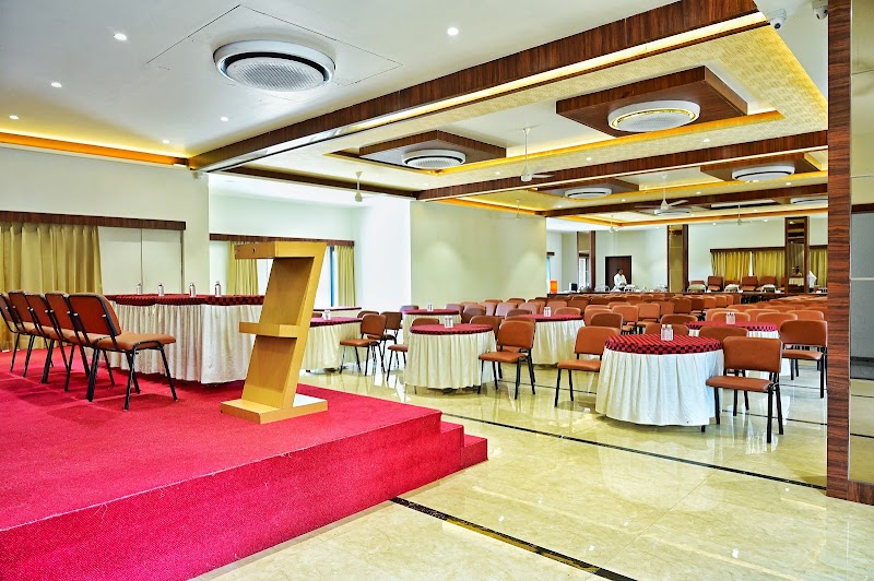 The One Hotel - The One Hotel Survey No 771, Plot No.1 B , B, M Square City Center Mall, 1/A, Link Road, near Good Life Gym R.D. Circle, Radha Vasudev Batavia Nagar, Govind Nagar, Nashik, Maharashtra 422008, India