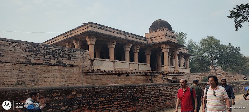 Gwalior Junction Railway Station - Gwalior Junction Railway Station, LNUPE Campus, Gwalior, Madhya Pradesh 474002, India