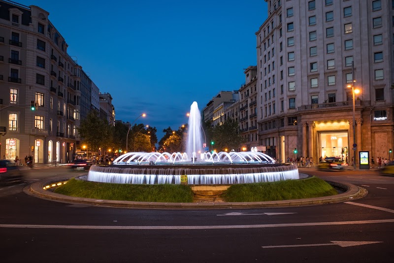 Font Monumental del Passeig de Gràcia - Font Monumental del Passeig de Gràcia Gran Via de les Corts Catalanes, 638, Eixample, 08007 Barcelona, Spain