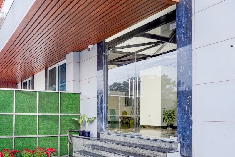 Super Townhouse by OYO Sector 93 Noida Expressway - Super Townhouse by OYO Sector 93 Noida Expressway Townhouse Sector 93, Noida-Greater Noida Expy, GT 83, Sector 93, Noida, Uttar Pradesh 201304, India