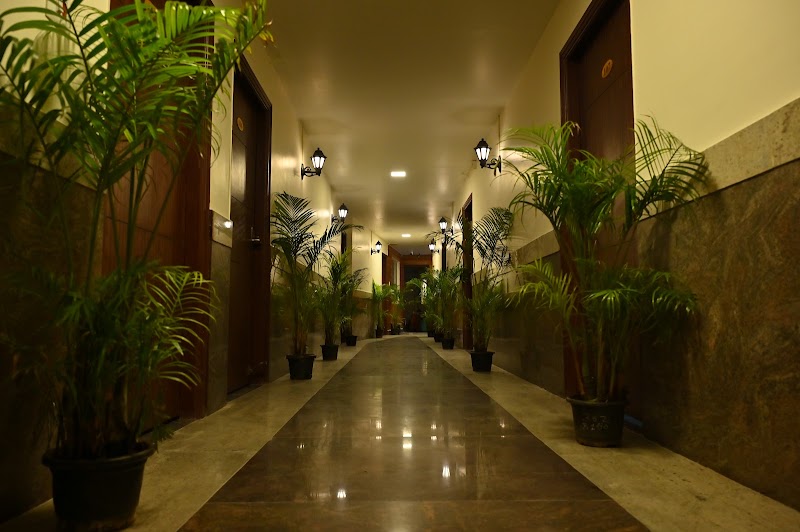 Mysore Heritage Inn Bamboo Bajar - Mysore Heritage Inn Bamboo Bajar No. 3615/A, M-29/A,, Tilak Nagar 1st Main Road, Situated at, Sayyaji Rao Rd, Mandi Mohalla, Mysuru, Karnataka 570001, India