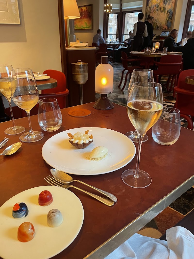 Mount St. Restaurant - Mount St. Restaurant First Floor, 41-43 Mount St, London W1K 2RX, UK