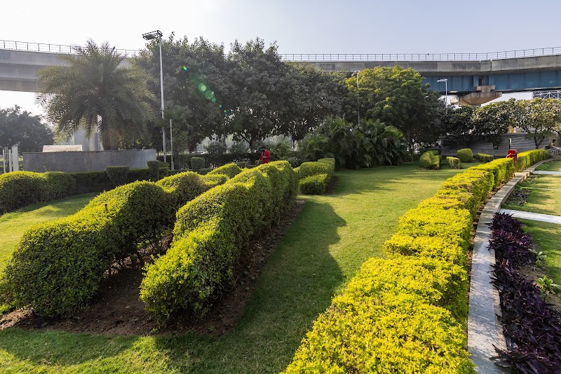 DLF Epitome Building, Gurugram - DLF Epitome Building, Gurugram DLF Limited, Gateway Tower, DLF, R Block, DLF Phase 3, Sector 24, Gurugram, Haryana 122002, India