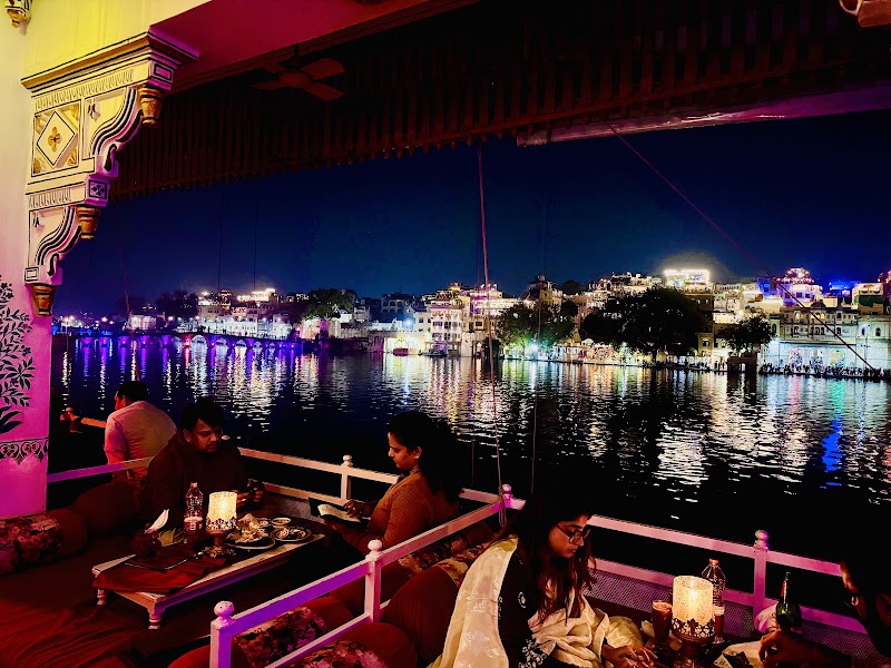 Restaurant Harigarh - Restaurant Harigarh Ambrai Rd, Outside Chandpole, Hanuman Ghat, Ambamata, Udaipur, Rajasthan 313004, India