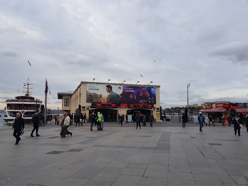 Kadikoy Ferry Station - Kadikoy Ferry Station, Caferağa, Rıhtım Cd., 34710 Kadıköy/İstanbul, Türkiye