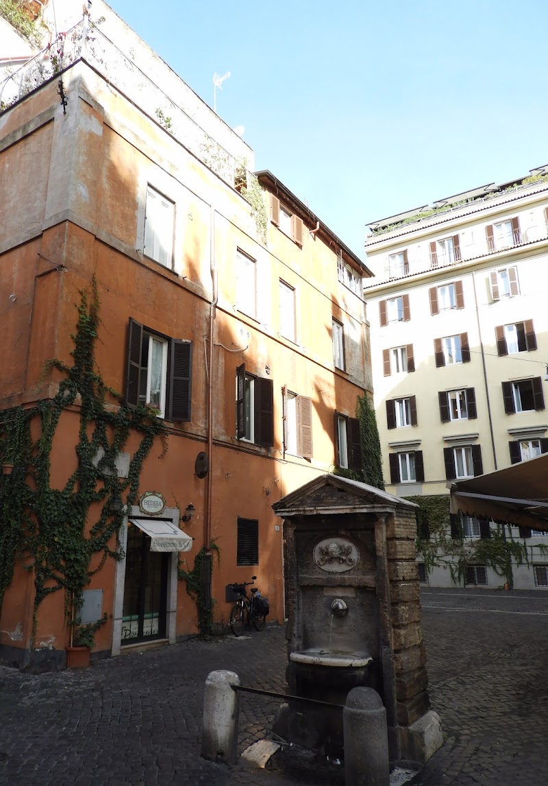 Fontanella di Borgo Pio - Fontanella di Borgo Pio, Borgo Pio, 175, 00193 Roma RM, Italy