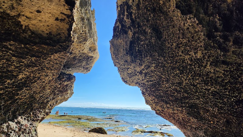 Suluban cave