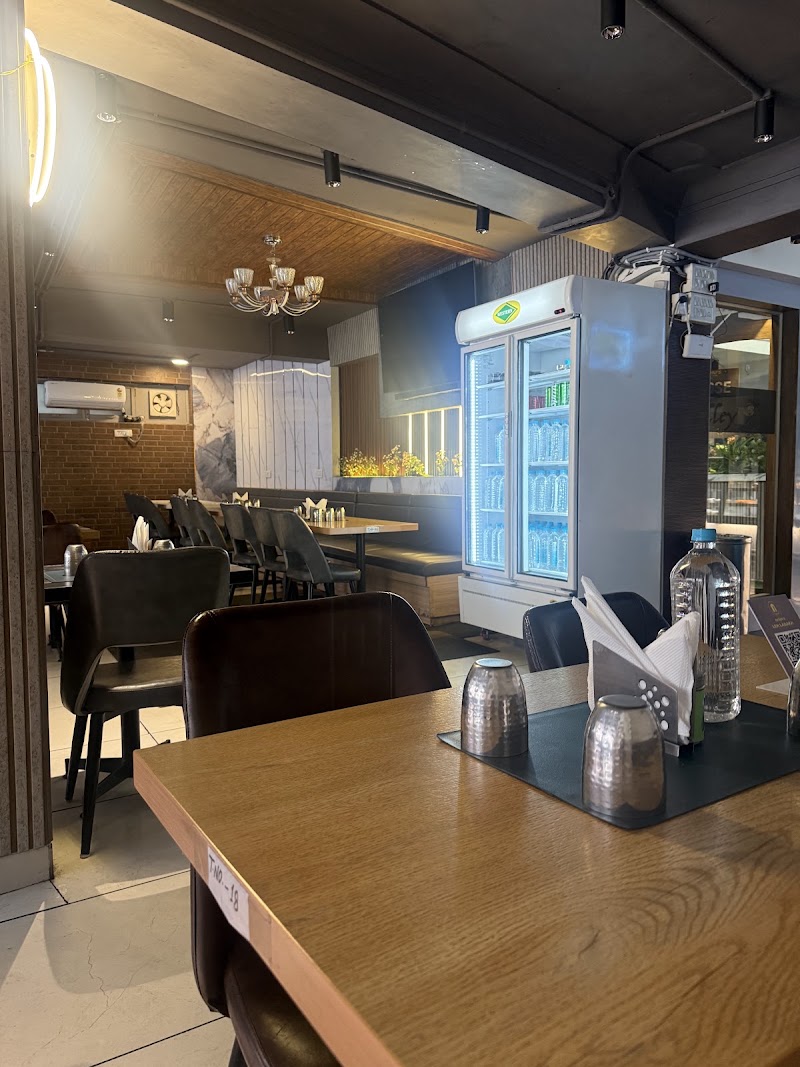 Nathu's( Pure Vegetarian Restaurant) - Nathu's( Pure Vegetarian Restaurant), 13-16, 1 st floor, Himalayan Complex, Main Market, Leh, 194104