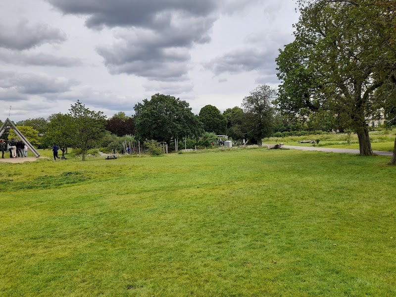 Gloucester Gate Playground - Gloucester Gate Playground, Regent's Park Terrace, London NW1 4RY, UK