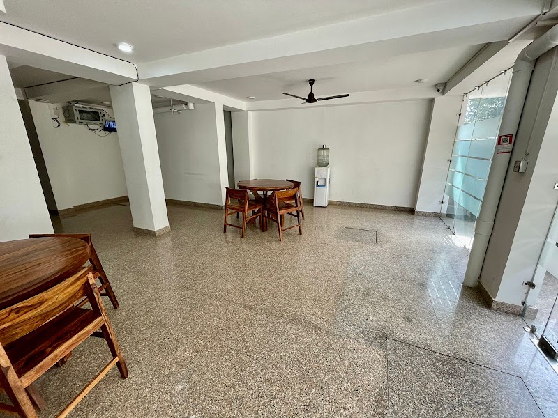 PG in Sector 38 near Medanta - Blossom Stayz - PG in Sector 38 near Medanta - Blossom Stayz House No. 667, near Ramsharnam Temple, Islampur Colony, Sector 38, Gurugram, Haryana 122018, India