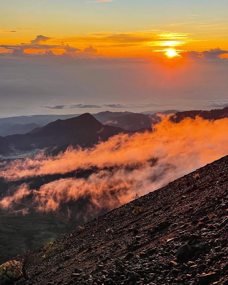 Taman Nasional Gunung Rinjani - Taman Nasional Gunung Rinjani, Jl. Raya Sembalun Lawang, Sembalun Lawang, Kec. Sembalun, Kabupaten Lombok Timur, Nusa Tenggara Bar. 83656, Indonesia