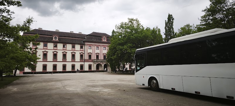 ZOO Hluboká - placené parkoviště - ZOO Hluboká - placené parkoviště, 373 41 Hluboká nad Vltavou, Czechia