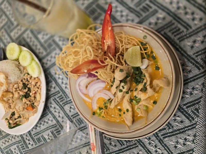 Try Me Thai & Vegetarian Restaurant - Try Me Thai & Vegetarian Restaurant No 170, Soi Samsen 4, Khwaeng Ban Phan Thom, Subdistrict, Krung Thep Maha Nakhon 10200, Thailand