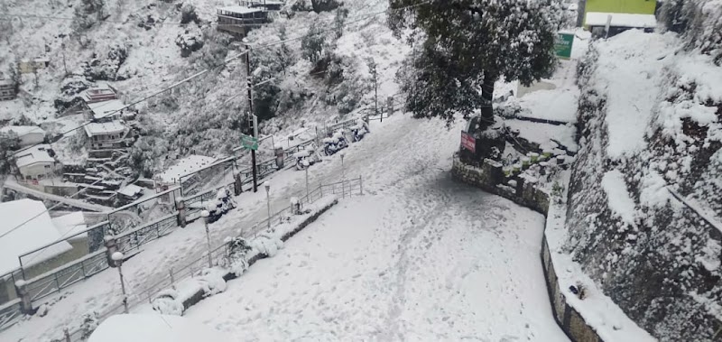 Hotel Sun N Snow Mussoorie - Hotel Sun N Snow Mussoorie Near Library Chowk, The Mall Road, Kapurthala Palace, Motilal Nehru Road, The Mall Road, Mussoorie, Uttarakhand 248179, India