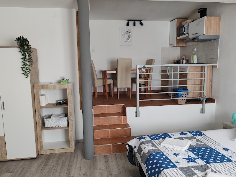Apartments Leo - Apartments Leo Cesta Svetog Martina 10, 21312, Podstrana - Grbavac, Croatia