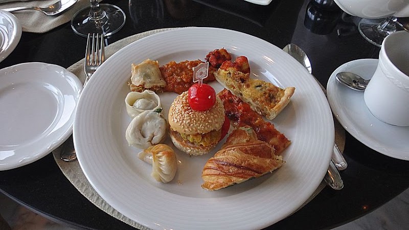 Palace Lounge - Palace Lounge 26, PJ Ramchandani Marg, Apollo Bandar, Colaba, Mumbai, Maharashtra 400001, India