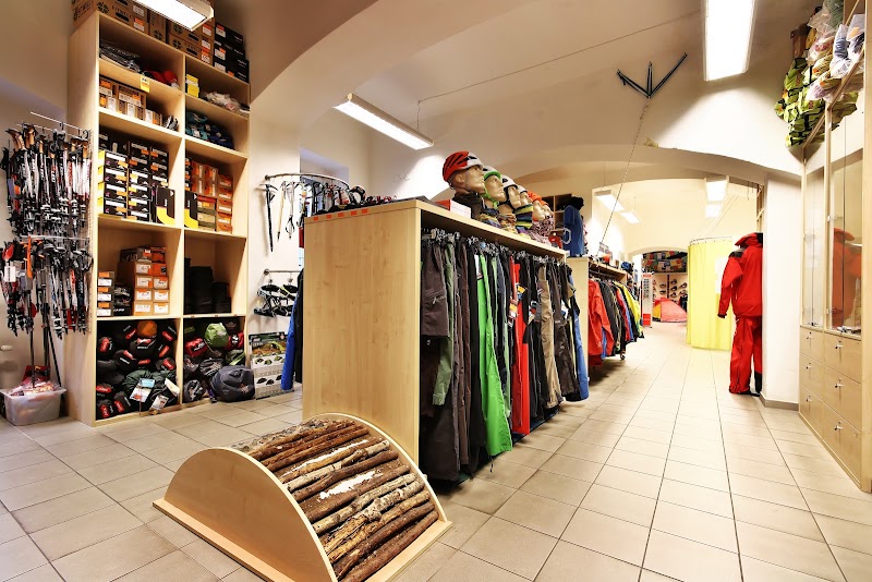 Hanibal Sport - Hanibal Sport, Senovážné nám. 975/20, Nové Město, 110 00 Praha-Praha 1, Czechia